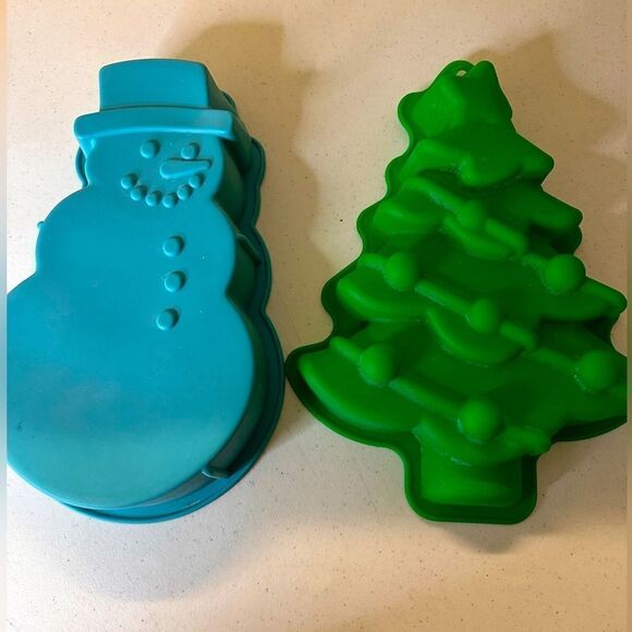 Holiday baking molds - Picture 1 of 4